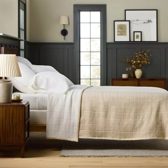 Hearth & Hand Queen Size Textured Grid Design Beige & Cream Coverlet 88" x 92" - Picture 4 of 7
